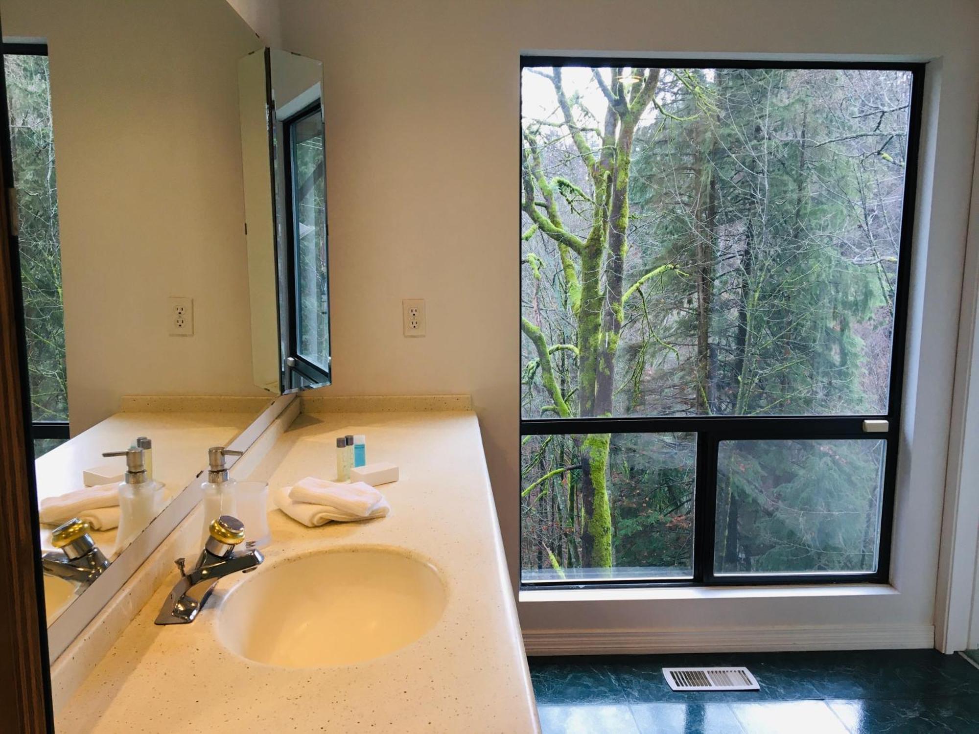 Creekside City Center Suite North Vancouver Extérieur photo